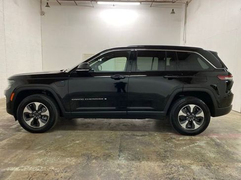 Used 2024 Jeep Grand Cherokee Limited 4xe AWD/4WD image 2