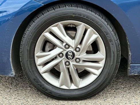 Used 2019 Hyundai Elantra SEL image 24