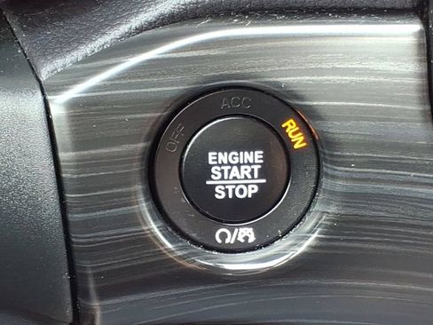 Used 2021 Jeep Grand Cherokee Laredo X AWD/4WD image 20