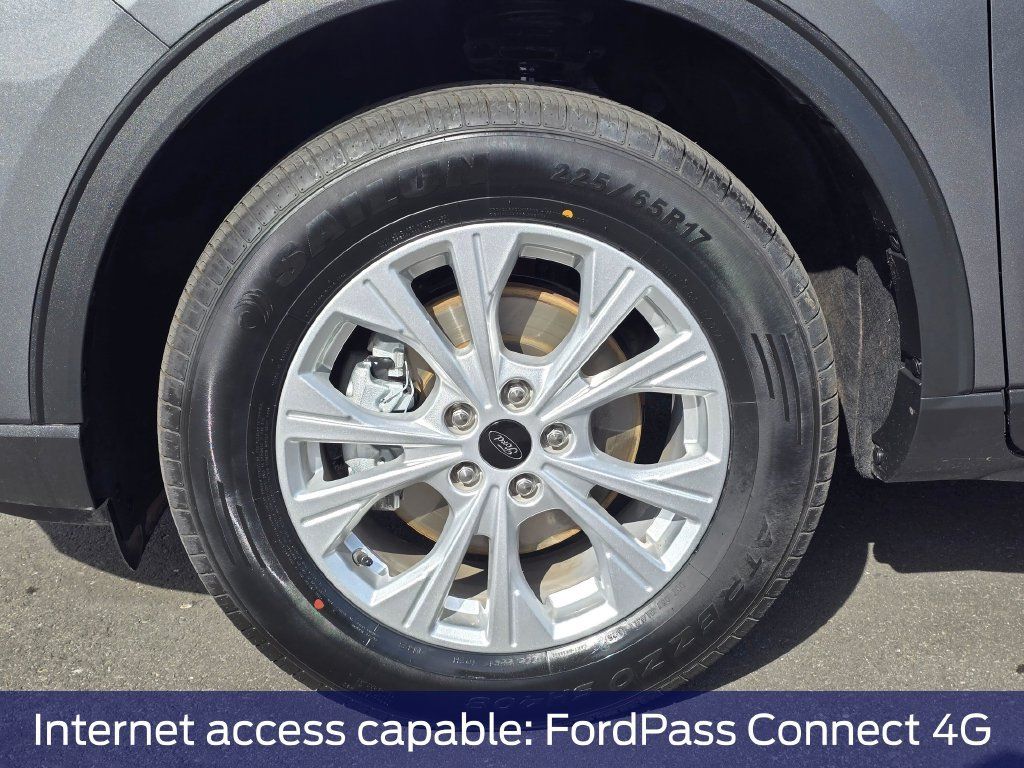 Used 2025 Ford Escape Active AWD/4WD image 9