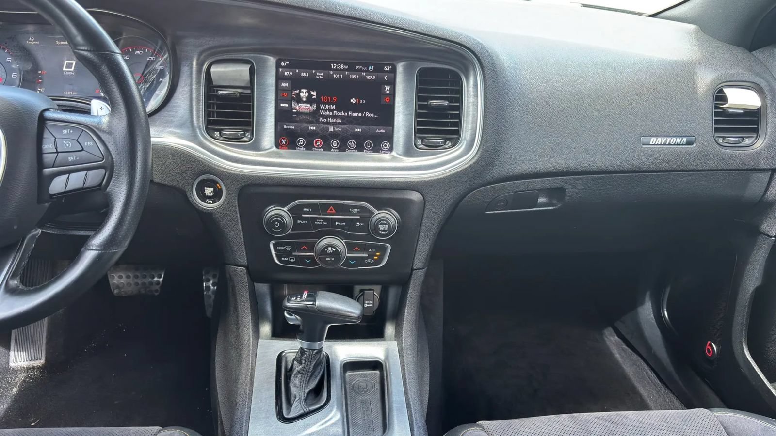 Used 2017 Dodge Charger R/T RWD image 17
