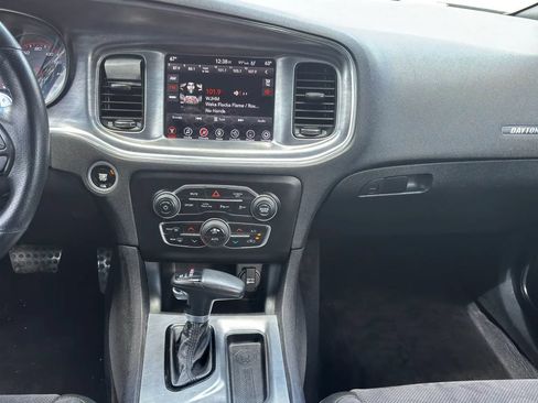 Used 2017 Dodge Charger R/T RWD image 17