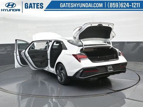 Used 2025 Hyundai Elantra Sport image 50