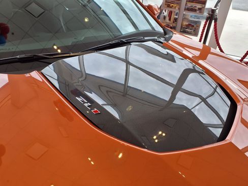 Used 2022 Chevrolet Camaro ZL1 RWD image 2