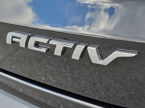 Used 2025 Chevrolet Trax ACTIV image 9