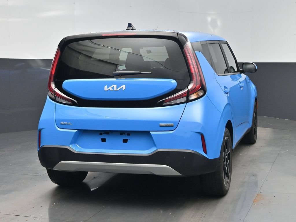 Used 2023 Kia Soul EX FWD image 11