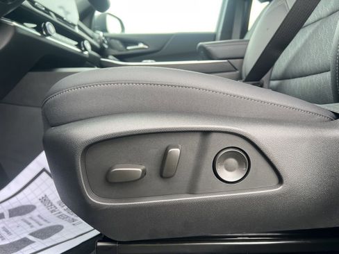 New 2026 Chevrolet Equinox LT w/ Convenience Package II image 9