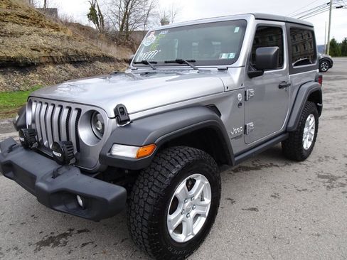 Used 2020 Jeep Wrangler Sport AWD/4WD image 2