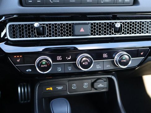 Certified 2025 Honda Civic Sport image 21