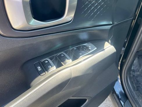 Used 2022 Kia Sorento LX AWD/4WD image 19