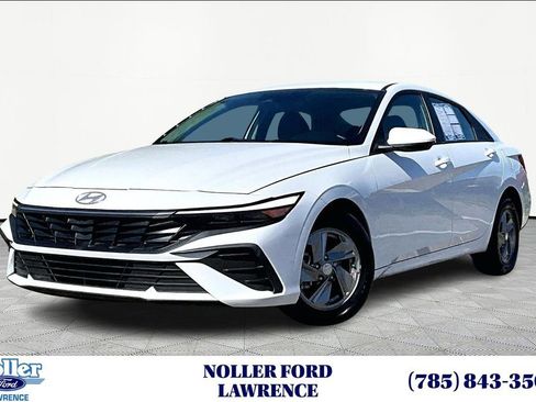 Used 2024 Hyundai Elantra SE FWD image 1