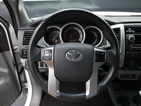 Used 2012 Toyota Tacoma 4x4 Double Cab w/ SR5 Pkg image 15