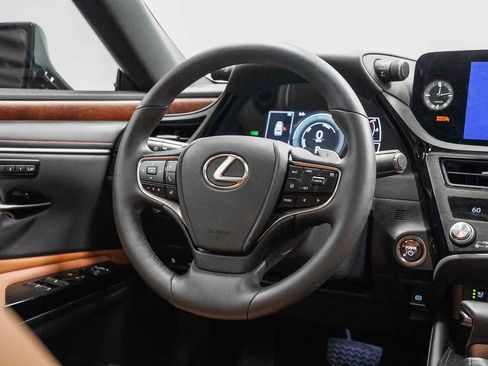 Used 2025 Lexus ES 300h F Sport w/ Accessory Package (Z1) FWD image 15