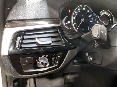 Used 2017 BMW 530i xDrive AWD/4WD image 24