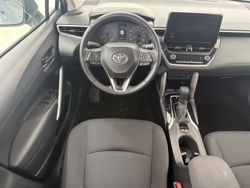 Used 2025 Toyota Corolla Cross LE FWD image 27