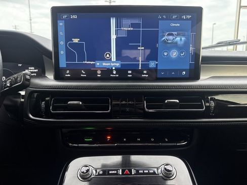 Used 2022 Lincoln Nautilus AWD w/ Premium Package image 19