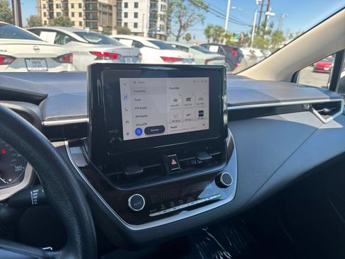 Used 2025 Toyota Corolla LE FWD image 17