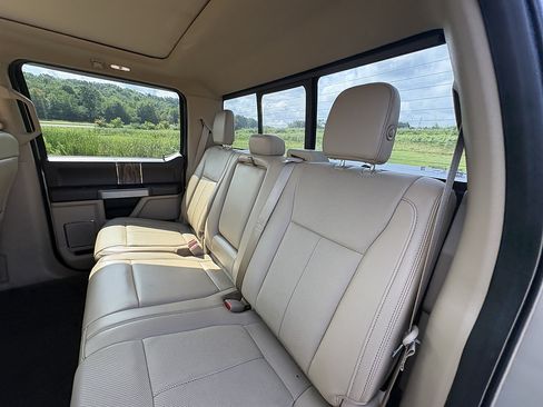 Used 2018 Ford F150 Lariat w/ Equipment Group 502A Luxury AWD/4WD image 19