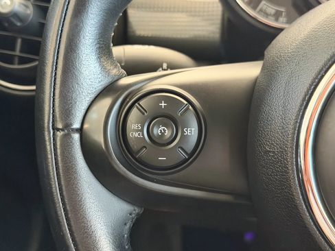 Used 2019 MINI Cooper 2-Door Hardtop FWD image 29