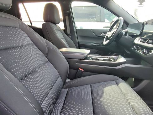 Used 2025 Chevrolet Equinox LT image 4