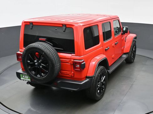 Used 2025 Jeep Wrangler Unlimited Sahara AWD/4WD image 38