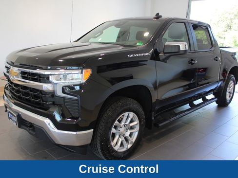 Used 2022 Chevrolet Silverado 1500 LT AWD/4WD image 13
