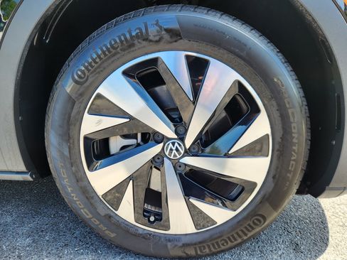 Used 2023 Volkswagen ID.4 Pro AWD/4WD image 20