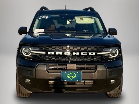 Used 2025 Ford Bronco Sport Outer Banks w/ Outer Banks Tech Package+ AWD/4WD image 2