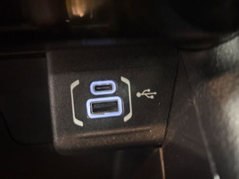 Used 2023 Jeep Compass Latitude image 19