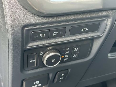 Certified 2022 Ford F150 Lariat w/ Equipment Group 502A High image 19