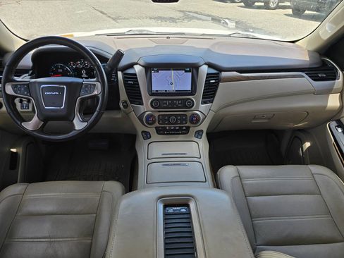 Used 2020 GMC Yukon XL Denali AWD/4WD image 5