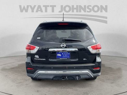 Used 2015 Nissan Pathfinder SL w/ SL Tech Package FWD image 4
