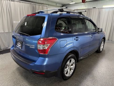 Used 2016 Subaru Forester 2.5i Premium w/ All-Weather Package AWD/4WD image 4