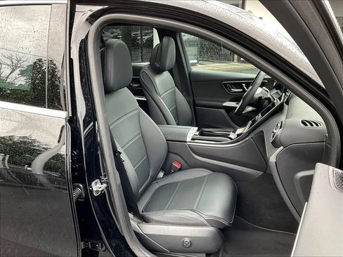 Used 2026 Mercedes-Benz GLC 300 4MATIC image 31