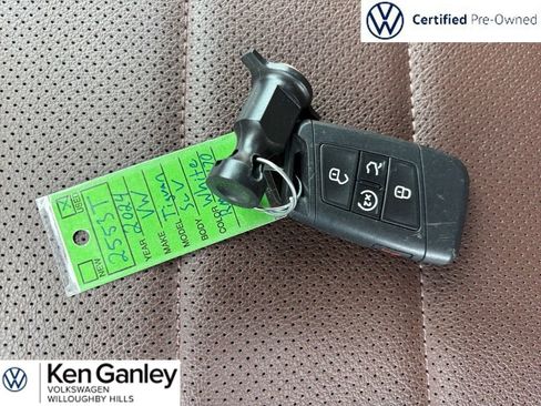 Certified 2024 Volkswagen Tiguan SEL R-Line AWD/4WD image 29