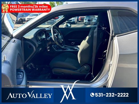 Used 2017 Dodge Challenger R/T image 12