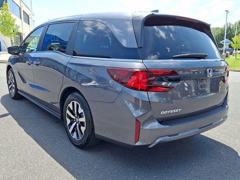 Certified 2026 Honda Odyssey EX-L image 5
