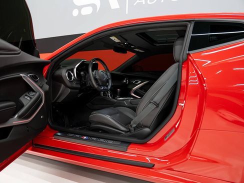 Used 2018 Chevrolet Camaro SS RWD image 46