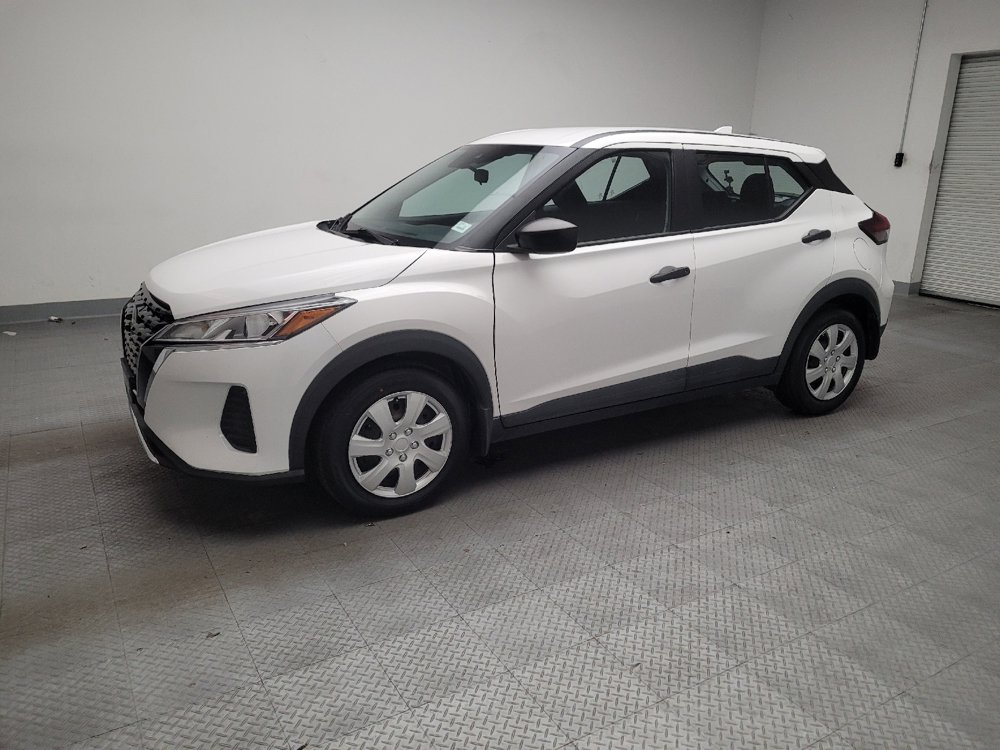 Used 2021 Nissan Kicks S FWD image 2