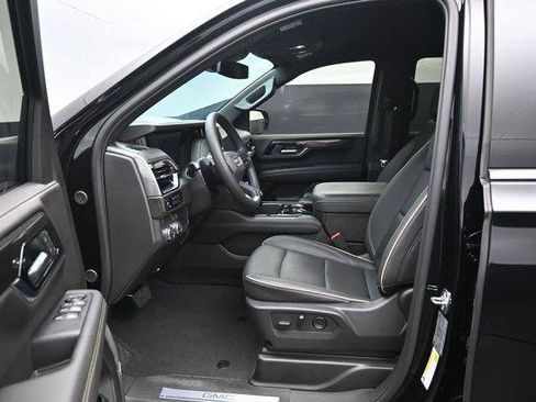 Used 2025 GMC Yukon Elevation w/ LPO, Floor Liner Package RWD image 9
