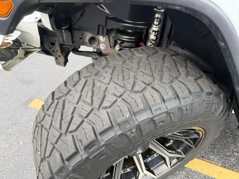 Used 2019 Jeep Wrangler Unlimited Rubicon AWD/4WD image 11