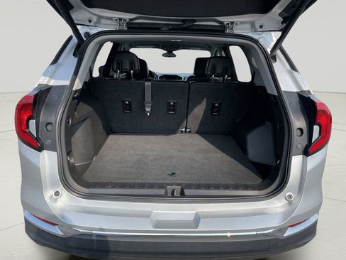 Used 2019 GMC Terrain SLT w/ Preferred Package AWD/4WD image 9