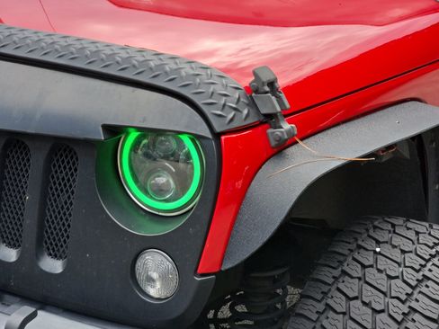 Used 2018 Jeep Wrangler Unlimited Sport S AWD/4WD image 24