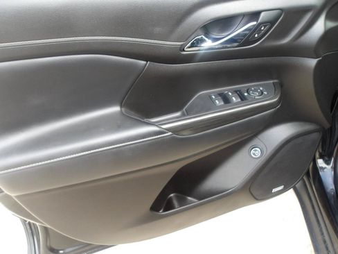 Used 2021 GMC Acadia SLT w/ Elevation Edition FWD image 18