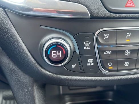 Used 2019 Chevrolet Equinox LT image 24