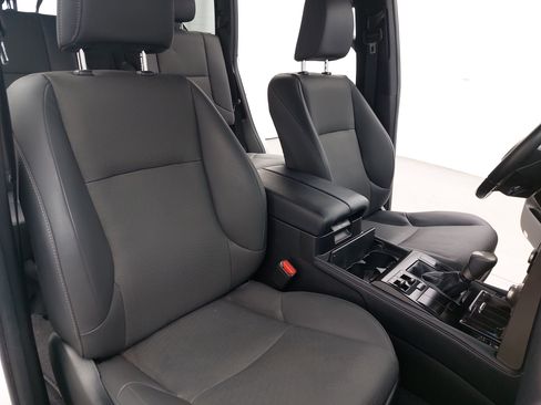 Used 2021 Lexus GX 460 Premium w/ Accessory Package AWD/4WD image 12