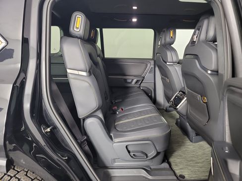 Used 2023 Rivian R1S Adventure AWD/4WD image 23