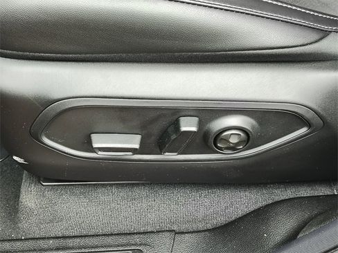 New 2025 Jeep Grand Cherokee L Altitude image 14