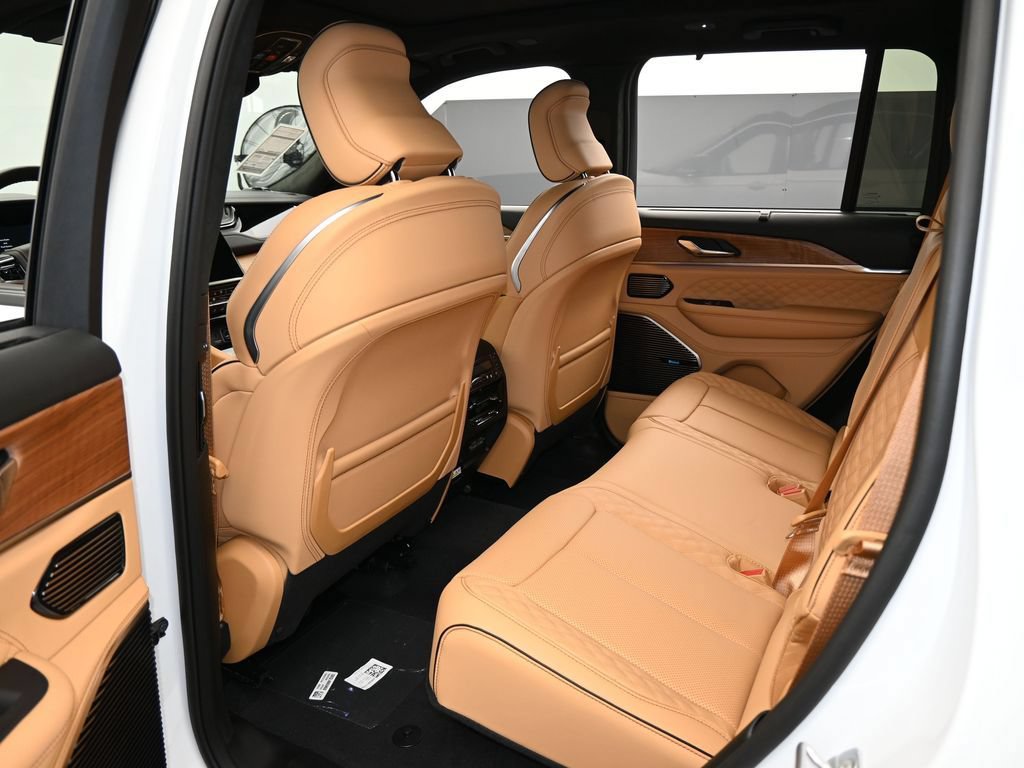 New 2025 Jeep Grand Cherokee Summit AWD/4WD image 35