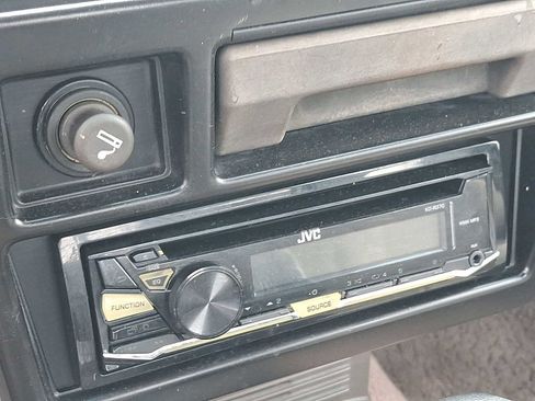 Used 1991 Nissan Pickup 2WD King Cab image 20
